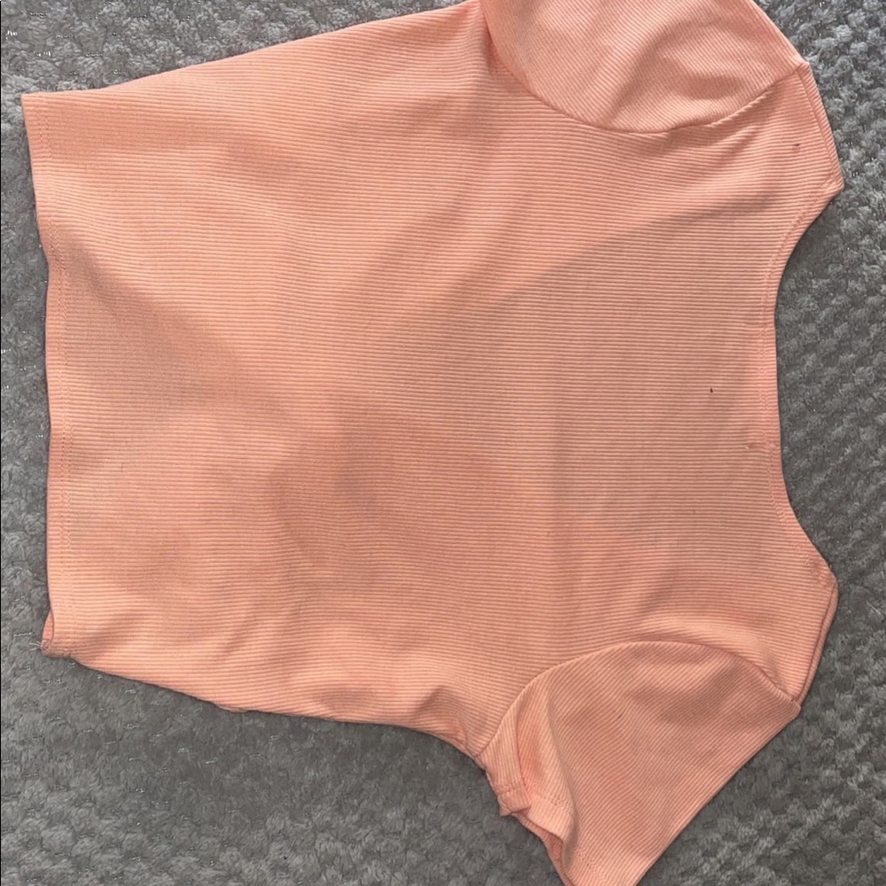 coral coral crop v neck - Picture 2 of 2